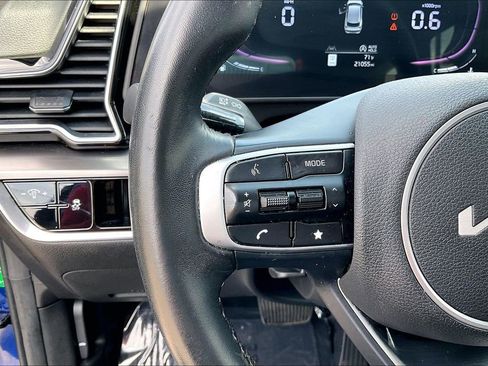 Used 2025 Kia Sportage EX FWD image 13