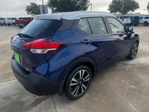 Used 2018 Nissan Kicks SV FWD image 8