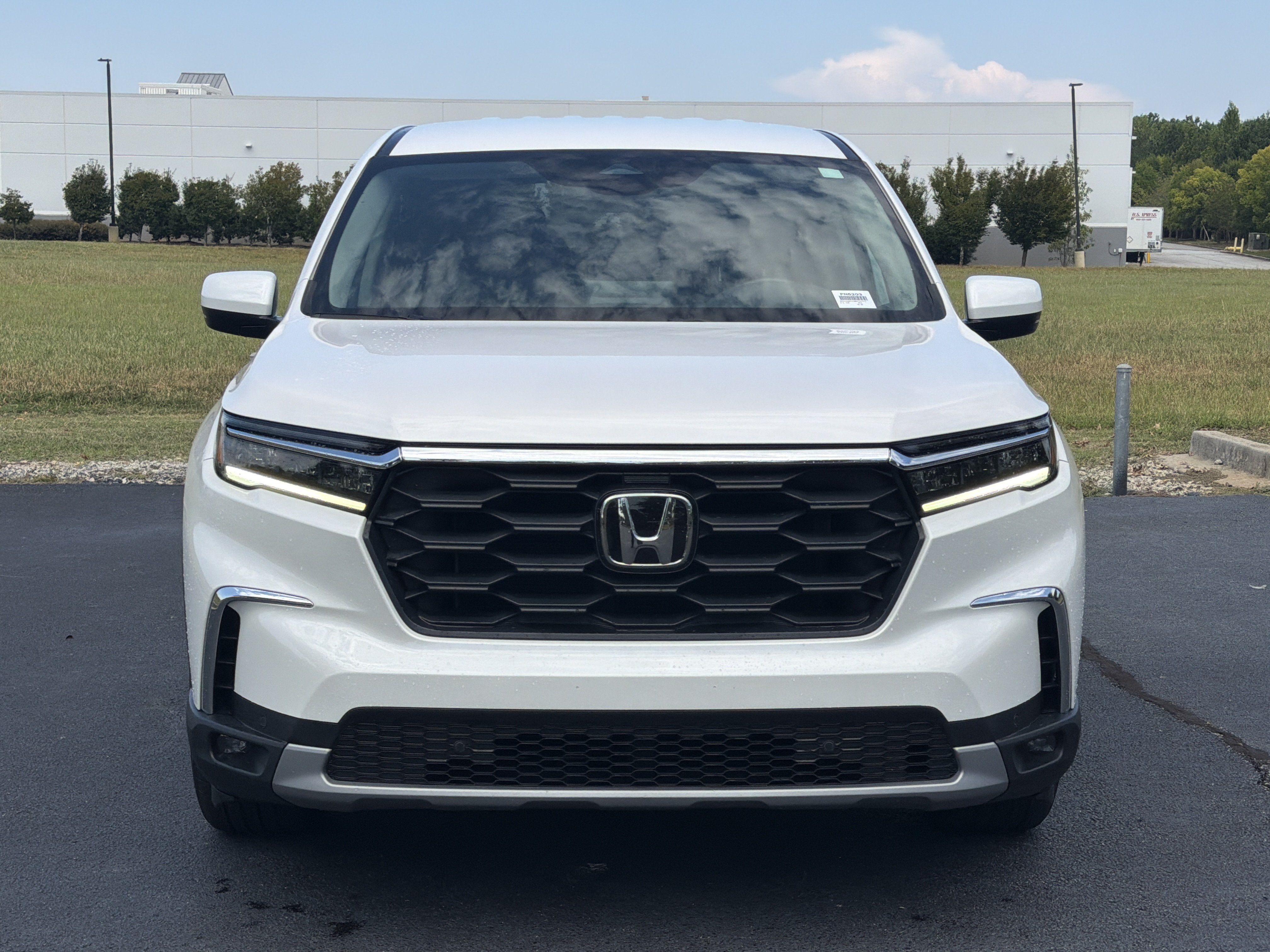Used 2025 Honda Pilot EX-L image 3