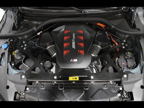 Certified 2023 BMW XM AWD/4WD image 23