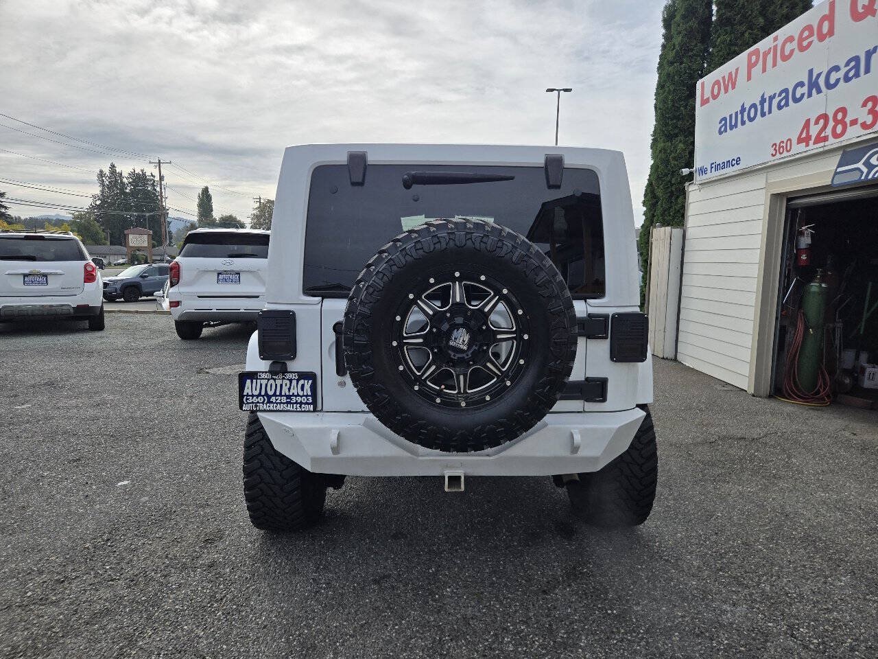 Used 2015 Jeep Wrangler Unlimited Sahara w/ Max Tow Package AWD/4WD image 5