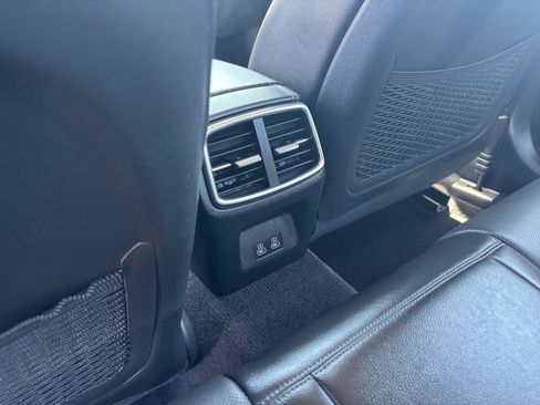 Used 2025 Genesis G70 2.5T RWD image 23