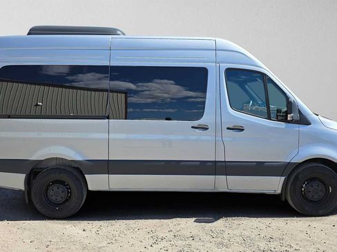 Used 2025 Mercedes-Benz Sprinter 2500 image 2