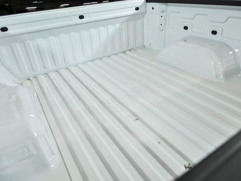 Used 2025 Chevrolet Silverado 1500 LT image 9