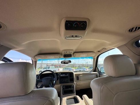 Used 2003 Chevrolet Suburban LS w/ LS Preferred Equipment Group RWD image 38
