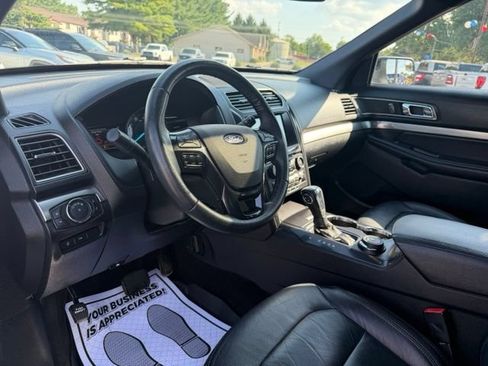 Used 2018 Ford Explorer XLT w/ Equipment Group 202A AWD/4WD image 24