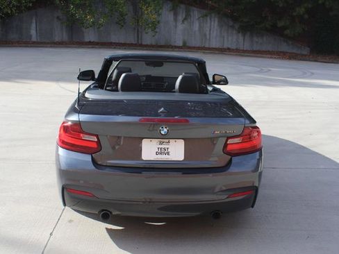 Used 2016 BMW M235i Convertible image 4