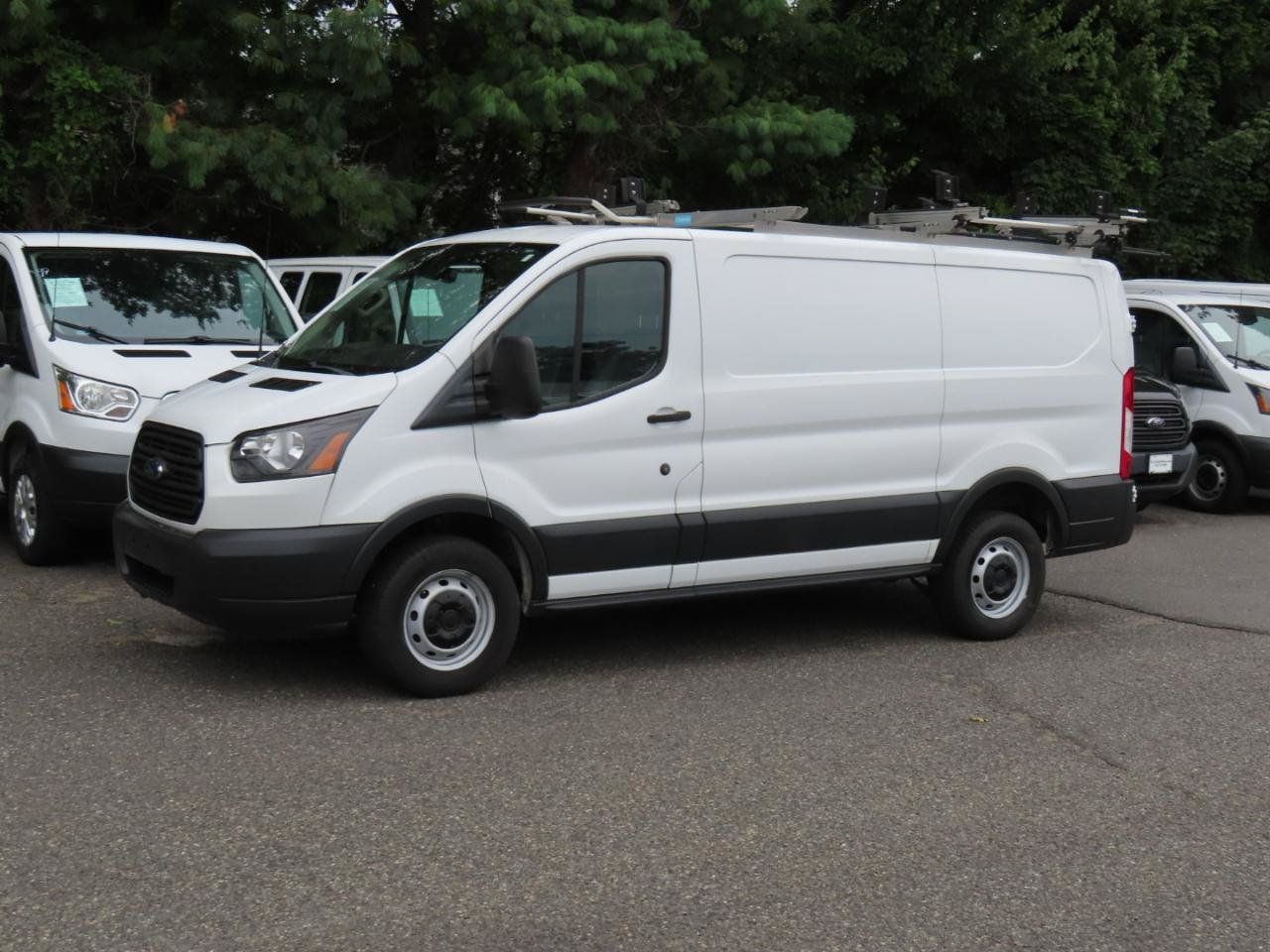 Used 2018 Ford Transit 250 130 Low Roof RWD image 2