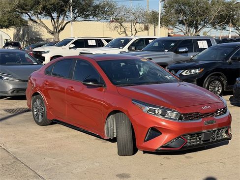Used 2023 Kia Forte GT-Line w/ GT-Line Premium Package image 3