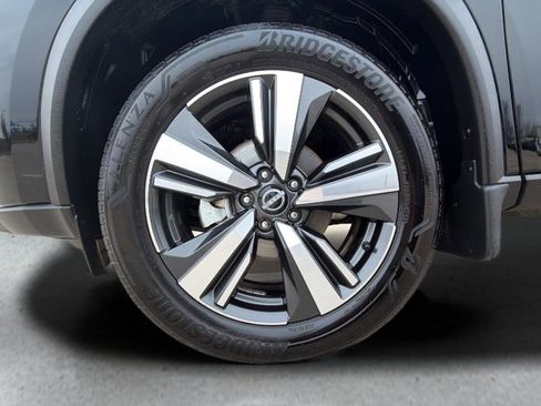 Used 2025 Nissan Rogue SL w/ SL Premium Package image 28