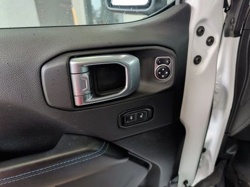 Used 2024 Jeep Wrangler High Altitude AWD/4WD image 16