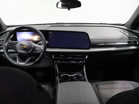 Used 2025 Chevrolet Traverse LT w/ LPO, Floor Liner Package AWD/4WD image 16