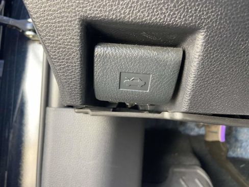 Used 2026 Toyota Tundra SR5 w/ SR5 Convenience Package AWD/4WD image 27