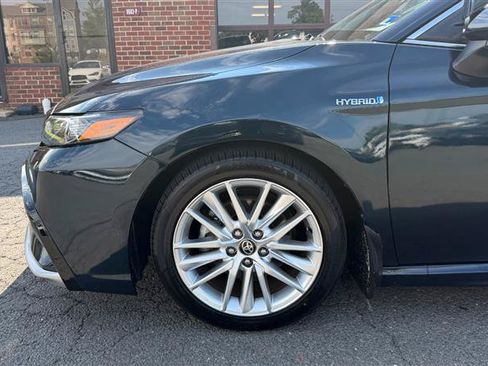 Used 2021 Toyota Camry SE Hybrid FWD image 5