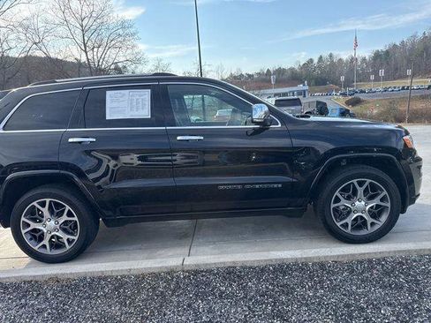 Used 2020 Jeep Grand Cherokee Overland AWD/4WD image 3