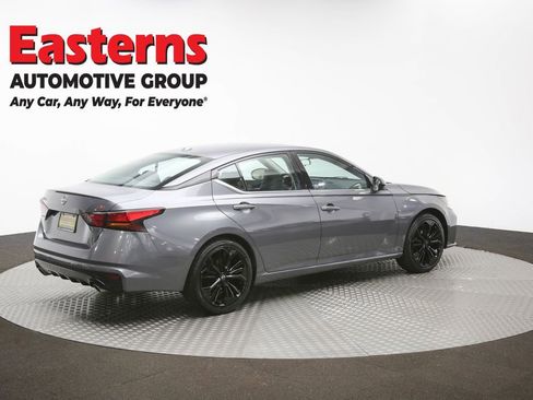 Used 2024 Nissan Altima 2.5 SR FWD image 41