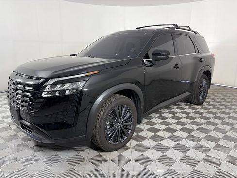 Used 2026 Nissan Pathfinder SL w/ SL Premium Package AWD/4WD image 3