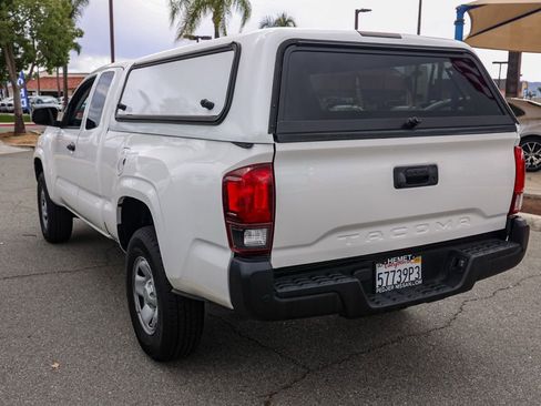 Used 2022 Toyota Tacoma SR image 9
