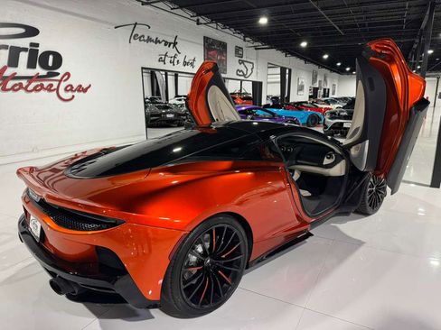 Used 2020 McLaren GT image 15