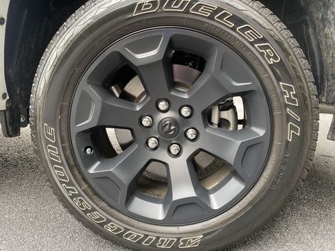 Used 2025 RAM 1500 Big Horn AWD/4WD image 40