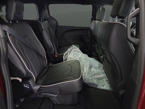 New 2026 Chrysler Pacifica Limited w/ S Appearance Package image 34