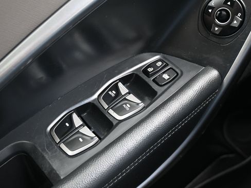 Used 2017 Hyundai Santa Fe Limited image 24