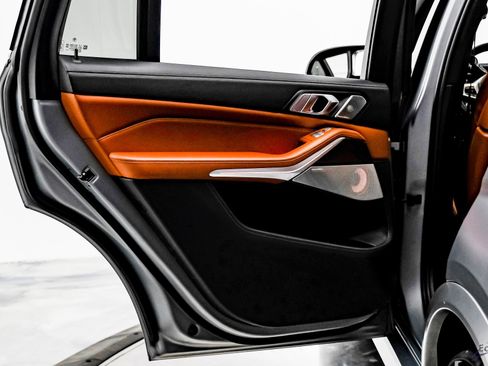 Used 2023 BMW X7 M60i w/ Executive Package image 84