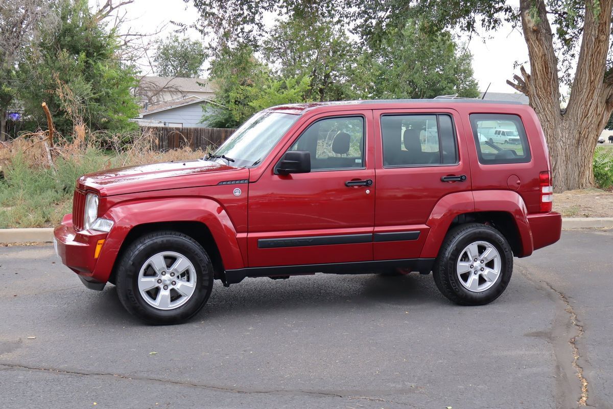 Used 2012 Jeep Liberty Sport w/ Driver Convenience Group AWD/4WD image 12