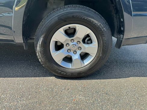 Used 2025 RAM 1500 Big Horn AWD/4WD image 8