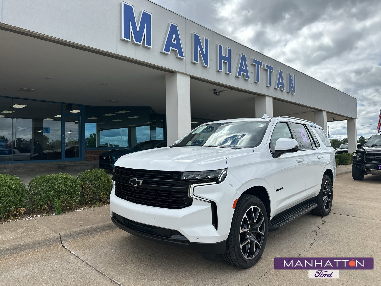 Used 2023 Chevrolet Tahoe RST w/ Luxury Package AWD/4WD image 1