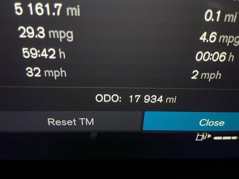 Used 2024 Volvo XC60 B5 Plus image 18