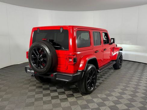Used 2025 Jeep Wrangler Unlimited Sahara AWD/4WD image 5
