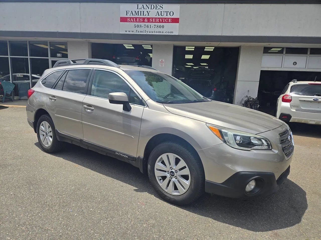 Used 2016 Subaru Outback 2.5i Premium AWD/4WD image 12