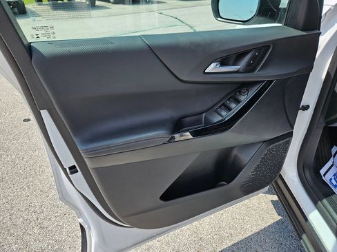 Used 2026 Chevrolet Equinox LT FWD image 21