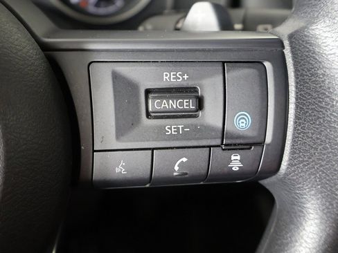 Used 2024 Nissan Rogue SV image 38