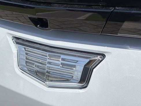 New 2026 Cadillac Lyriq V w/ Exterior Carbon Fiber Package AWD/4WD image 9