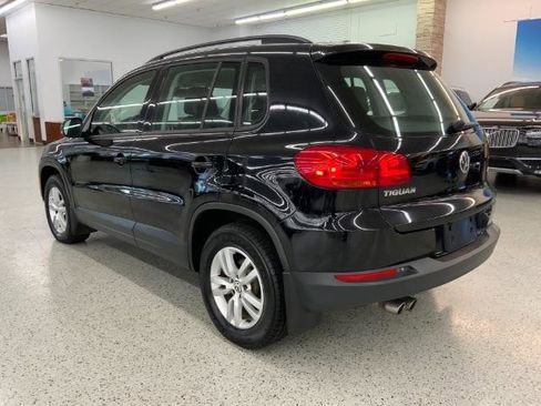 Used 2016 Volkswagen Tiguan S FWD image 8