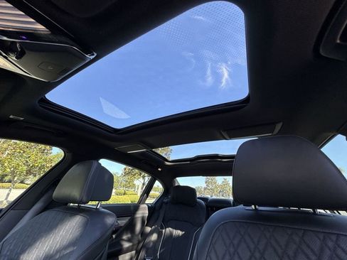 Used 2022 BMW 750i xDrive w/ Luxury Rear Seating Package image 28