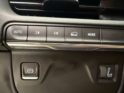 Used 2022 Cadillac Escalade Premium Luxury w/ LPO, Radiant Package AWD/4WD image 31