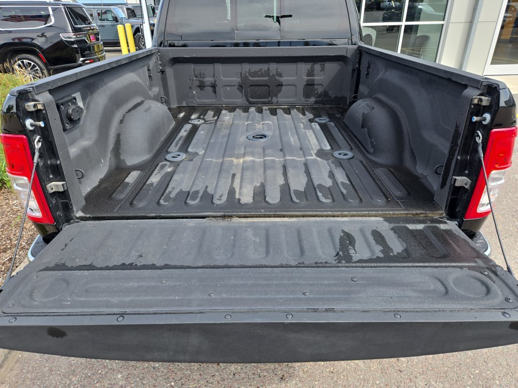 Used 2024 RAM 3500 Tradesman w/ Chrome Appearance Group AWD/4WD image 27