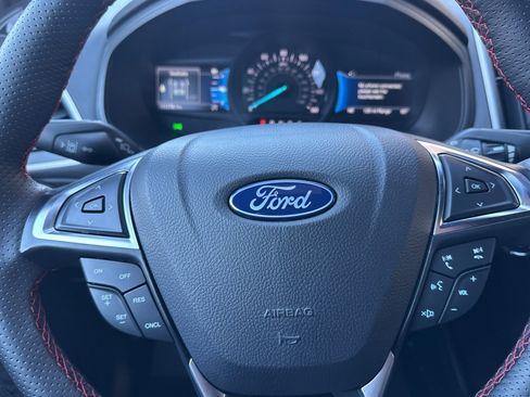 Certified 2024 Ford Edge ST-Line image 24