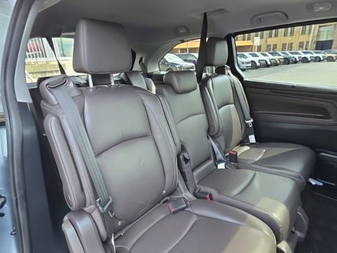 Used 2023 Honda Odyssey Touring image 19