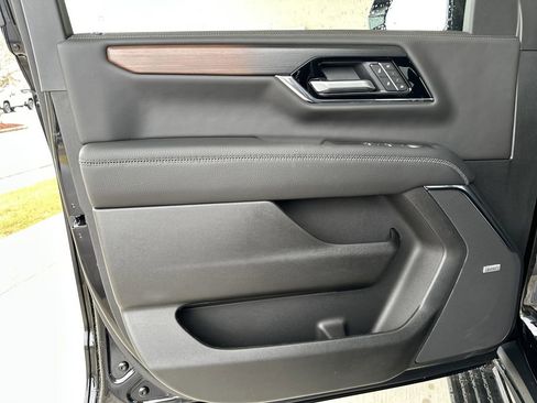 New 2026 GMC Yukon Denali w/ Denali Reserve Package image 10