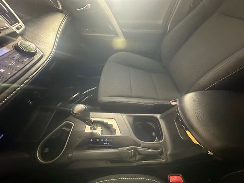 Used 2018 Toyota RAV4 Adventure image 29