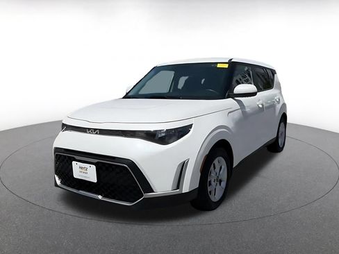 Used 2025 Kia Soul LX w/ LX Technology Package FWD image 7