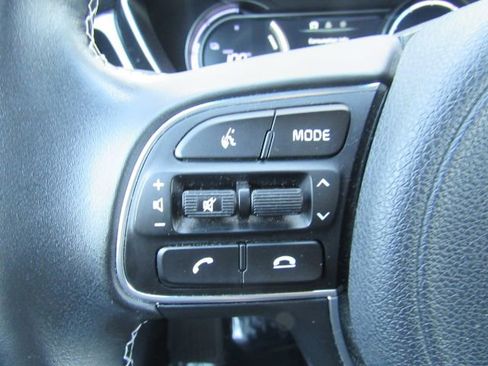 Used 2022 Kia Niro EX image 38