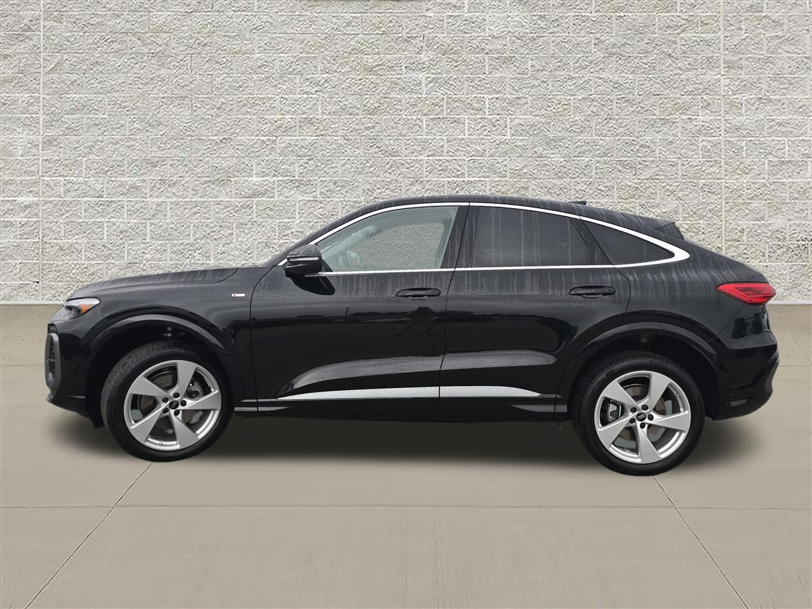 Certified 2025 Audi Q5 Premium Plus w/ Premium Plus AWD/4WD image 4