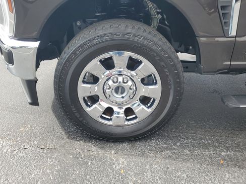 Certified 2024 Ford F250 Lariat w/ Lariat Ultimate Package image 5