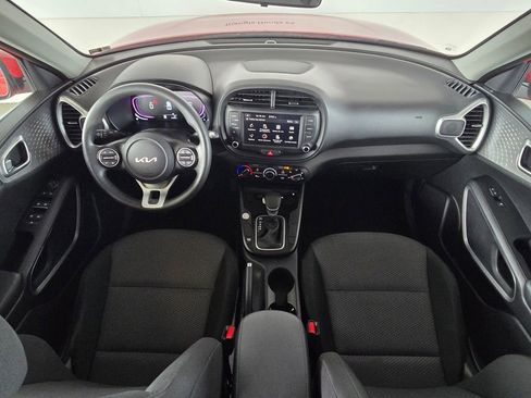 Used 2025 Kia Soul LX FWD image 8