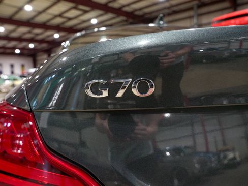 Used 2019 Genesis G70 3.3T Design AWD/4WD image 23